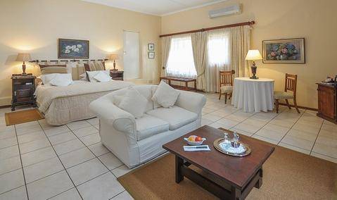 A large de lux suite at Cosmos Cuisine Guesthouse in Addo, Eastern Cape